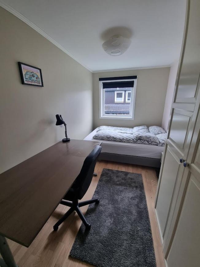 Private Guest Room In Cozy Apartment トロンハイム エクステリア 写真